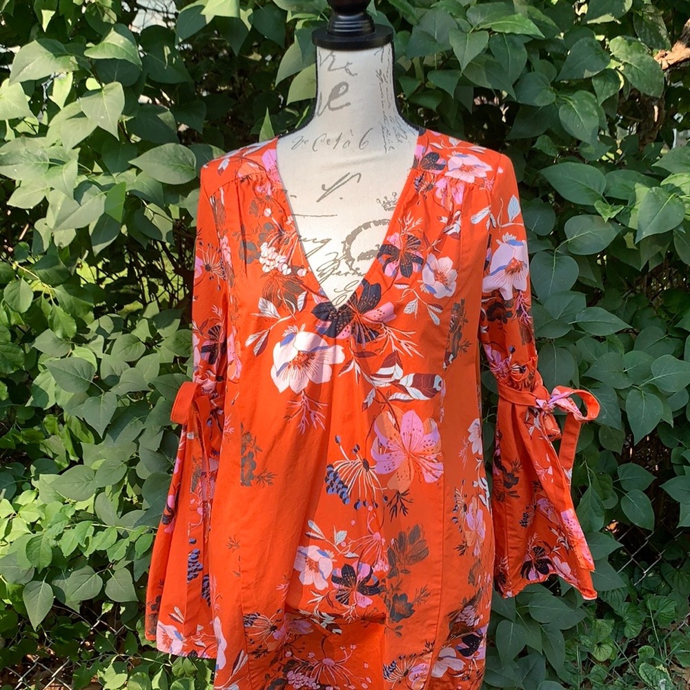 Free People sz M tunic with bell sleeves